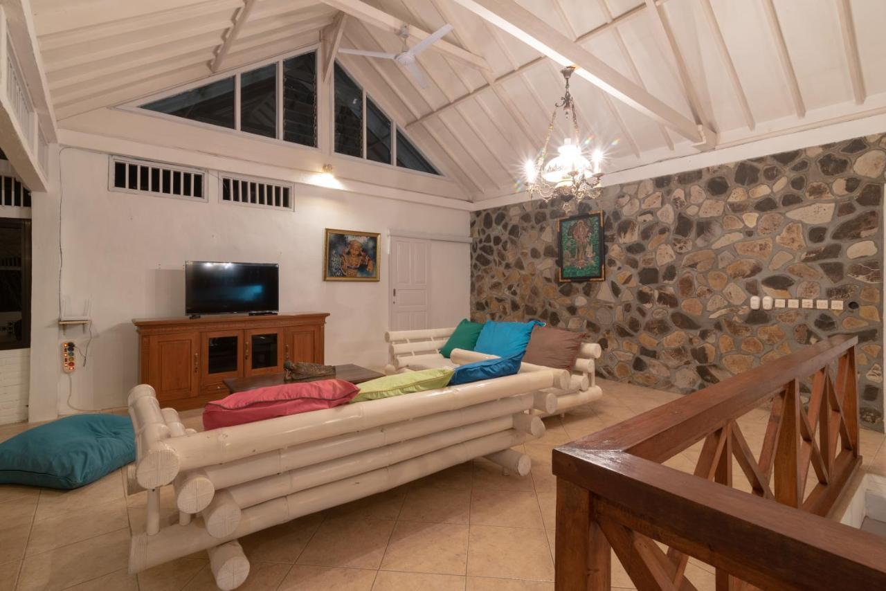 Villa Dinding Batu Singaraja Exterior foto