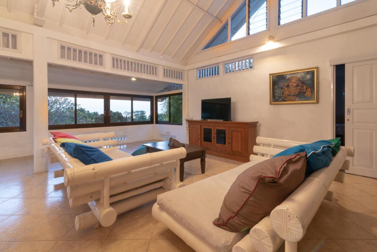 Villa Dinding Batu Singaraja Exterior foto